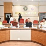 विधानसभा अध्यक्ष डॉ रमन सिंह की अध्यक्षता में विधानसभा के समिति कक्ष में कार्य मंत्रणा समिति की बैठक आयोजित की गई