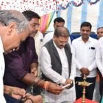 सांसद संतोष पांडेय स्वामी आत्मानंद स्कूल सहसपुर लोहारा में आयोजित शाला प्रवेशोत्सव कार्यक्रम में हुए शामिल, सांसद बोले - शिक्षा जीवन का एक महत्वपूर्ण अंग