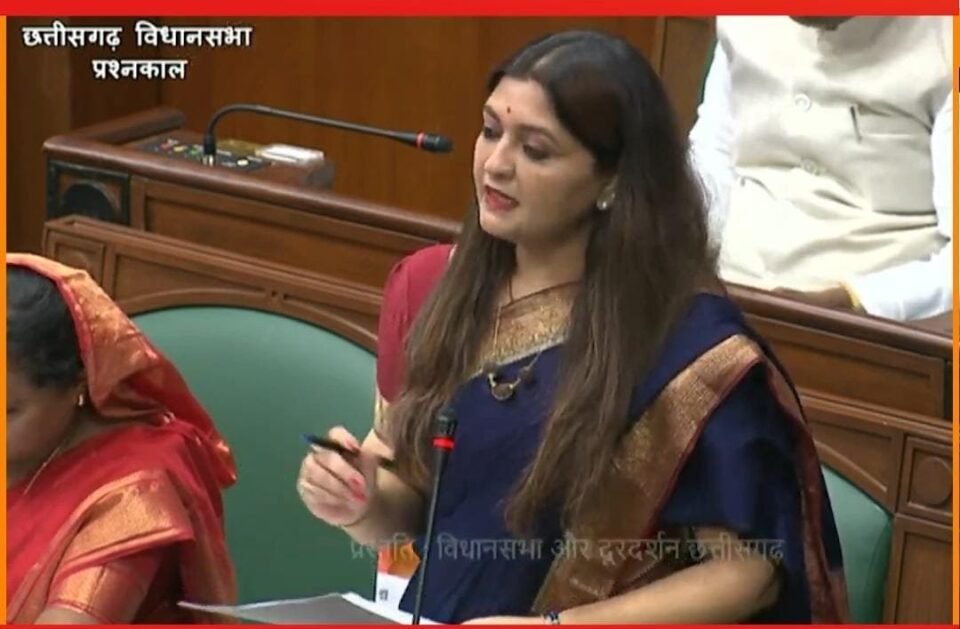 पंडरिया विधायक भावना बोहरा ने विधानसभा में उठाए जनहित के 4 अहम मुद्दे, बांग्लादेशी घुसपैठ पर जताई चिंता, योजनाओं की प्रगति पर रखे सवाल